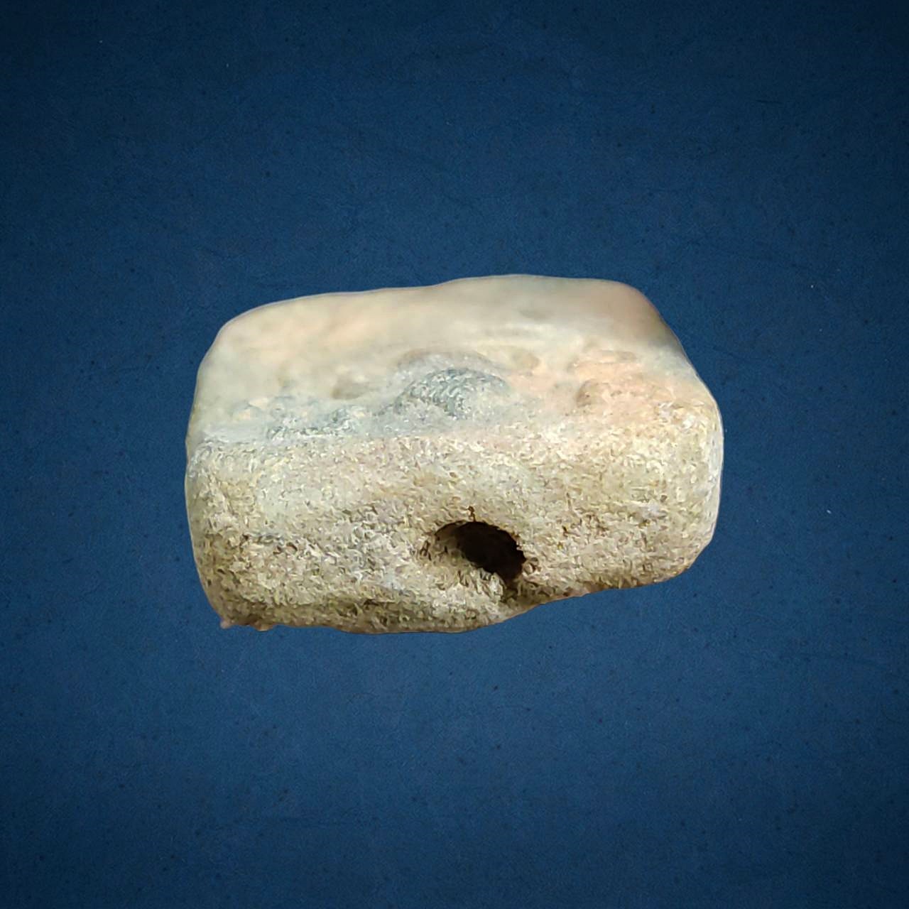 พระพุทธเจ้าประทับหนุมาน หลวงพ่อมุ่ย วัดดอนไร่ จ.สุพรรณบุรี ปี 2508 เนื้อดิน