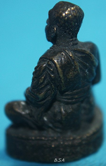 รูปหล่อพระครูนิพัทธศิลคุณ วัดเทพอินทรเมธี จ.นครสวรรค์