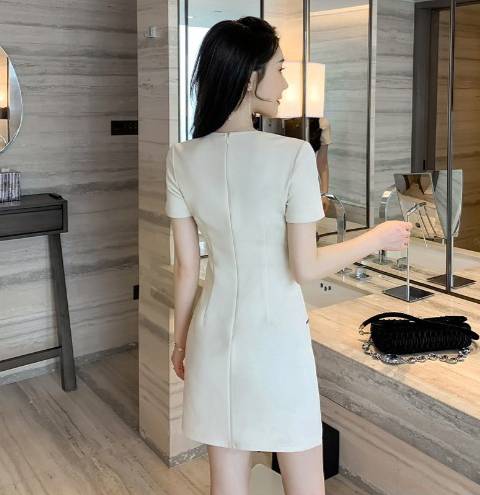 ชุดคลินิกความงาม ชุดสปา ชุดพนักงานต้อนรับ ชุดเดรส