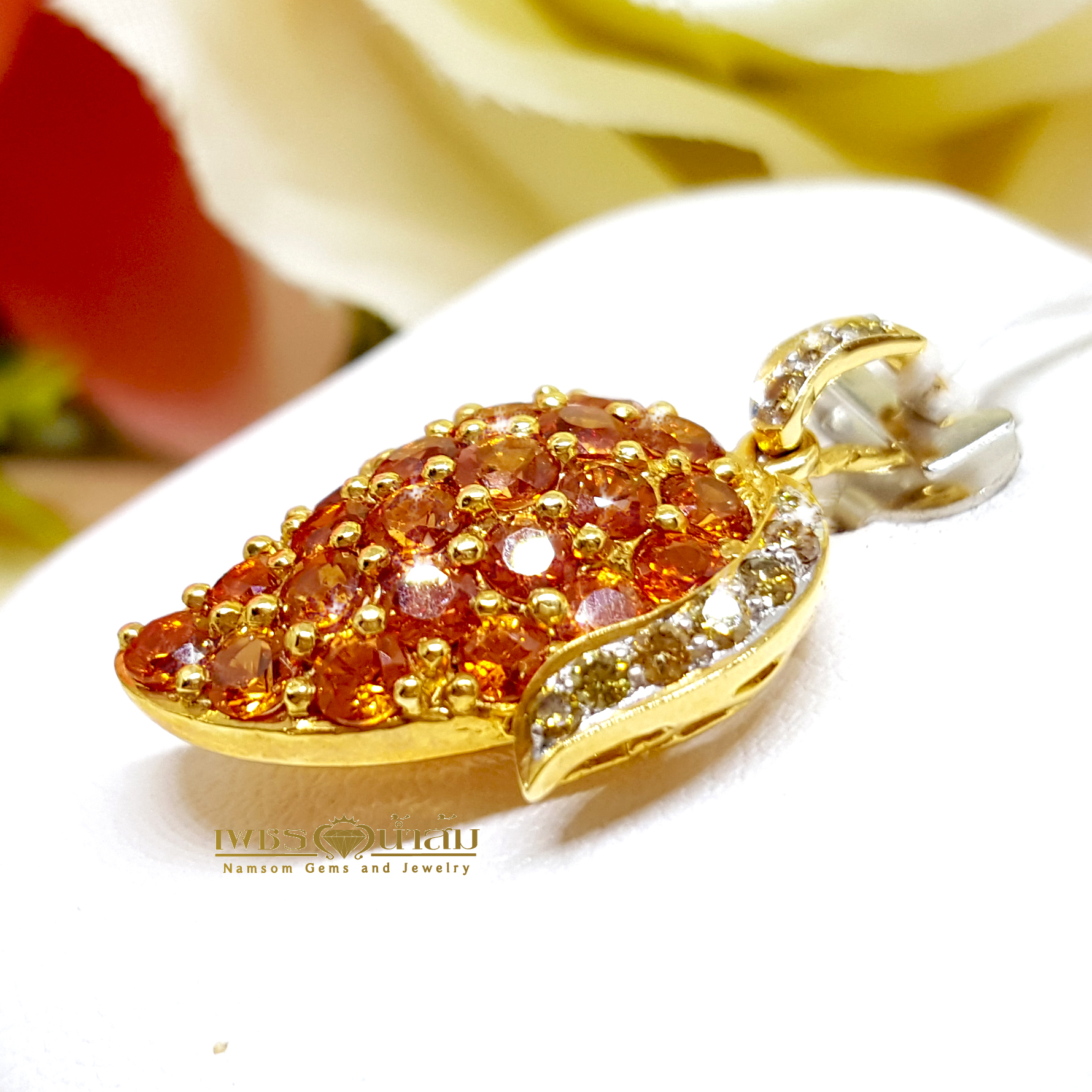 จี้พลอยแท้บุษราคัมจันทบุรี ออกแบบเป็นทรงมะม่วง ดีไซน์ดูทันสมัยน่ารัก เหมาะสำหรับเป็นของขวัลสำหรับวัยรุ่นที่สุดคะ