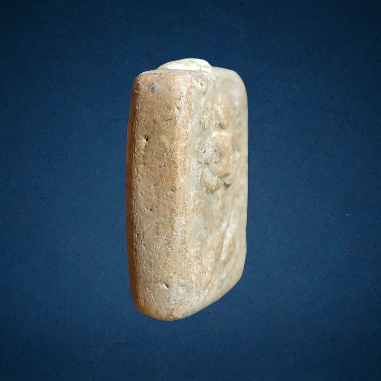 พระพุทธเจ้าประทับหนุมาน หลวงพ่อมุ่ย วัดดอนไร่ จ.สุพรรณบุรี ปี 2508 เนื้อดิน