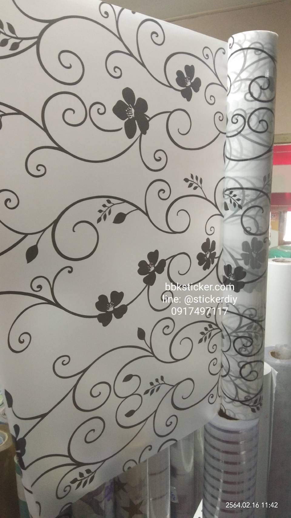 สติ๊กเกอร์ฝ้าติดกระจก แบบมีกาวในตัว สไตล์วินเทจ สีดำ (หน้ากว้าง 90cm) เมตรละ 89 บาท