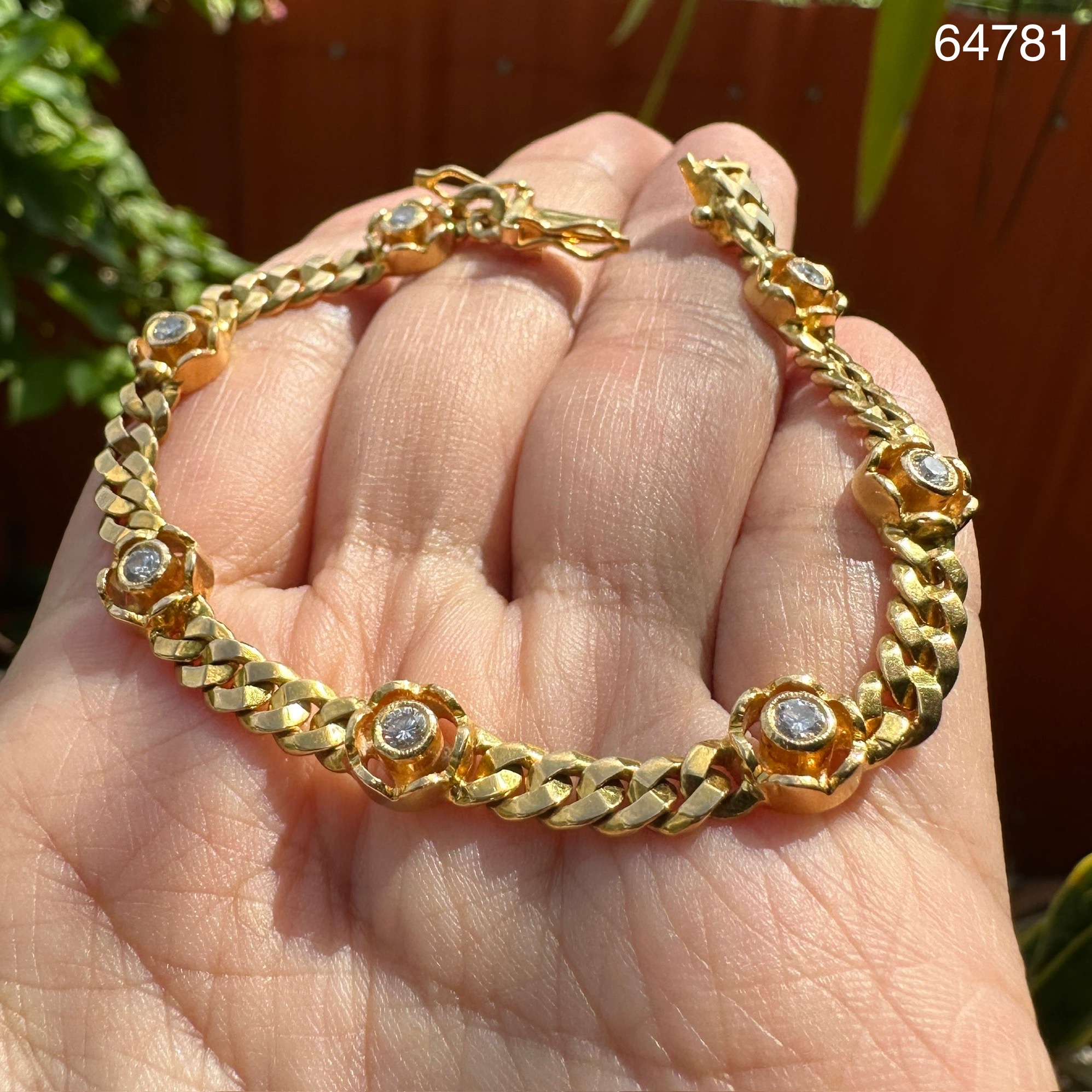 รหัส 64781 สร้อยข้อมือ คั่นเพชร 7 เม็ด 0.65 กะรัต ทอง18K ความยาว 16.50 ซม. นน. 19.18 g
