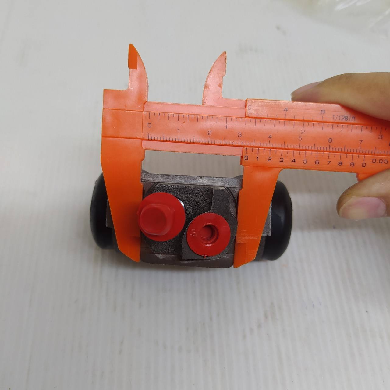 กระบอกเบรคหลัง TOYOTA MIGHTY-X / MTX / โตโยต้า ไมตี้เอ็ก / ซ้าย/ขวา / ขนาด (7/8) / เบอร์ 47550-26090 / ยี่ห้อ BOSCH (Brake Wheel Cylinder)