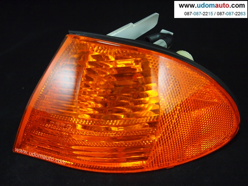 เสื้อไฟเลี้ยวมุม BMW E46 (รุ่นตาตก) สีส้ม