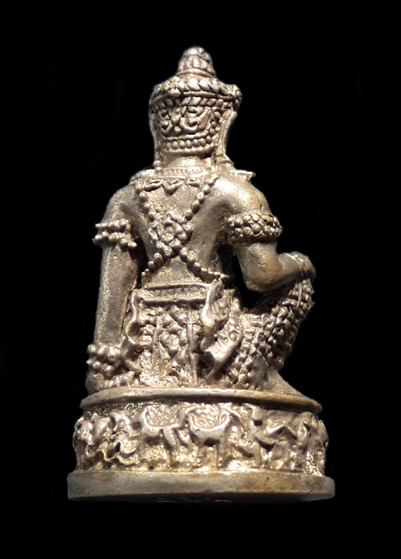 กริ่งลอยองค์ พระเสื้อเมือง พระทรงเมือง เนื้อเงิน ตอกโค้ต วัดหน้าพระธาตุ จ.นครศรีธรรมราช