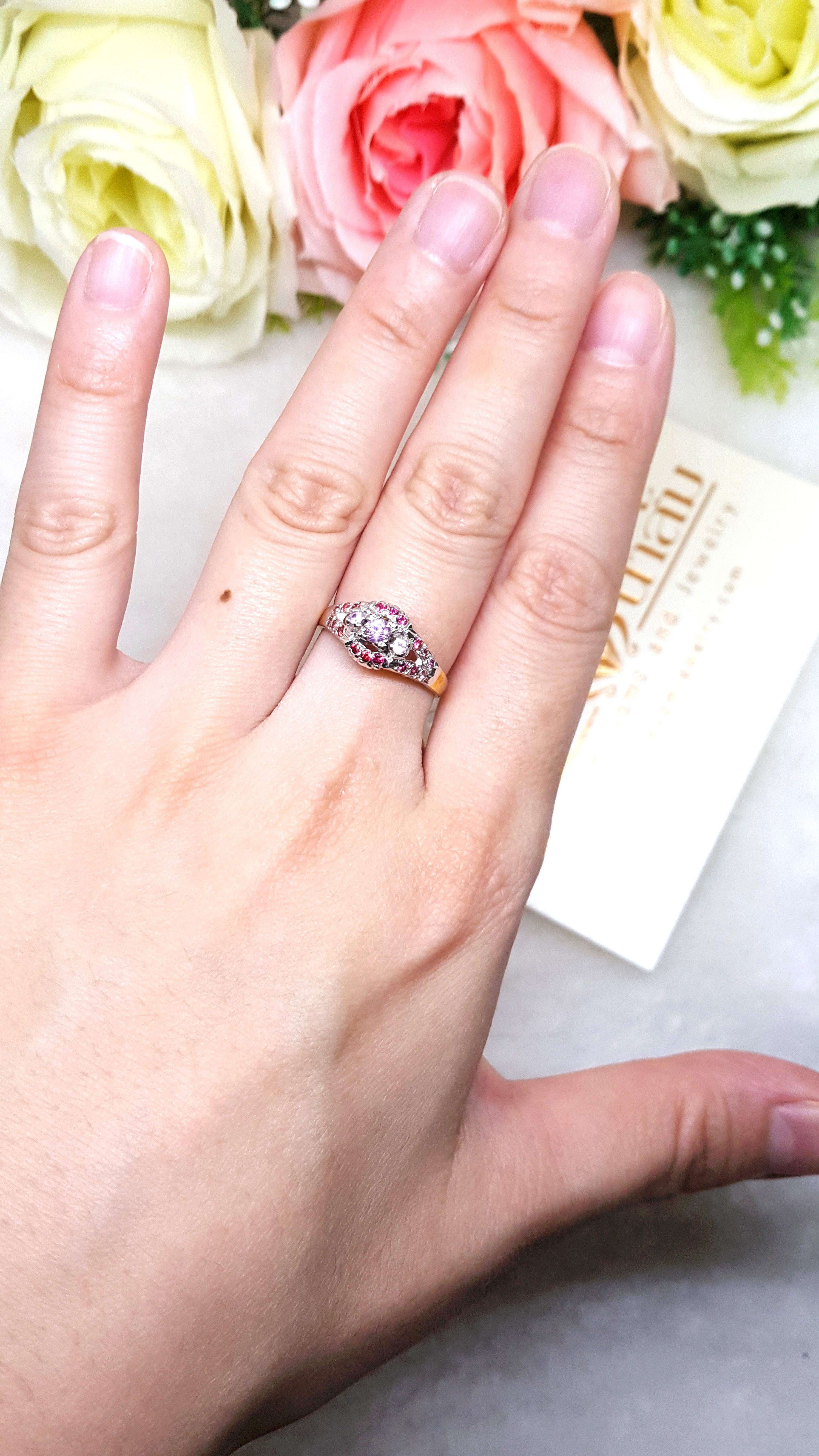 แหวนพิ้งซัฟฟาย Pink Sapphire สีสวยน้ำงาม ดูสวยหวาน ราคาเบาๆ บนตัวเรือนทองแท้ทั้งตัวเรือน