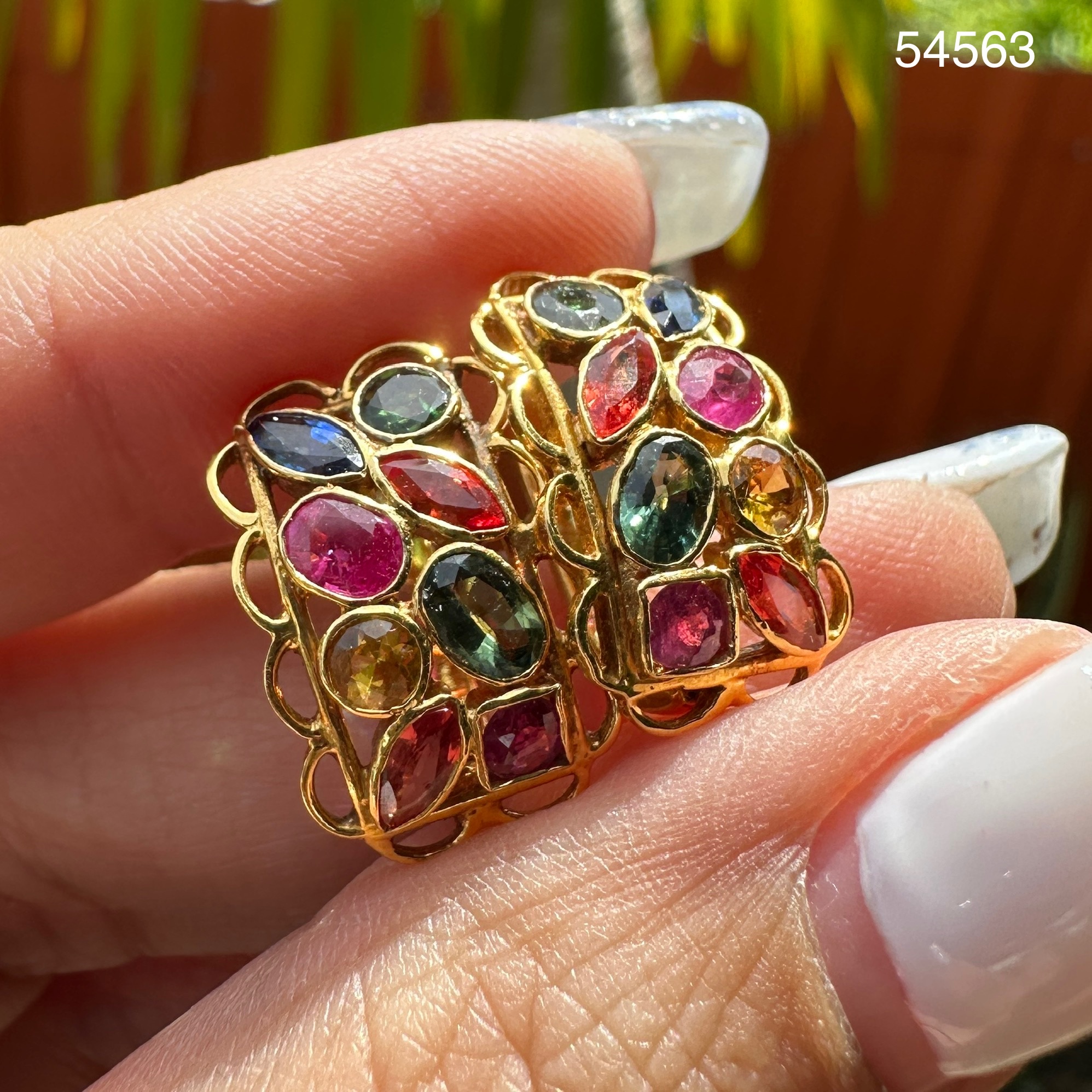 รหัส 54563 ต่างหู ห่วงทอง พลอยหลากสี ฉลุลาย หน้าโล่ห์ ทอง18k งานสวยมาก นน. 5.80 g
