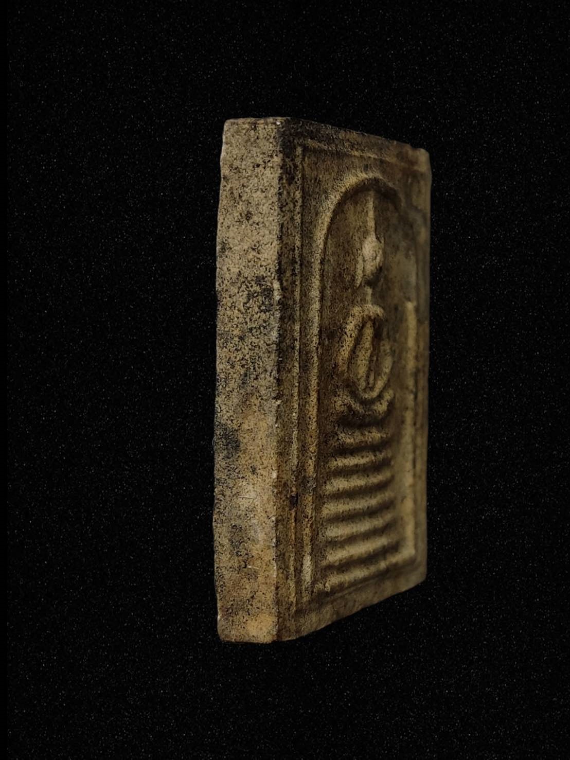 พระสมเด็จเนื้อผงฐาน 6 ชั้น หลังแม่ธรณีบีบมวยผม วัดสิมมาวนาราม จังหวัดนครสวรรค์