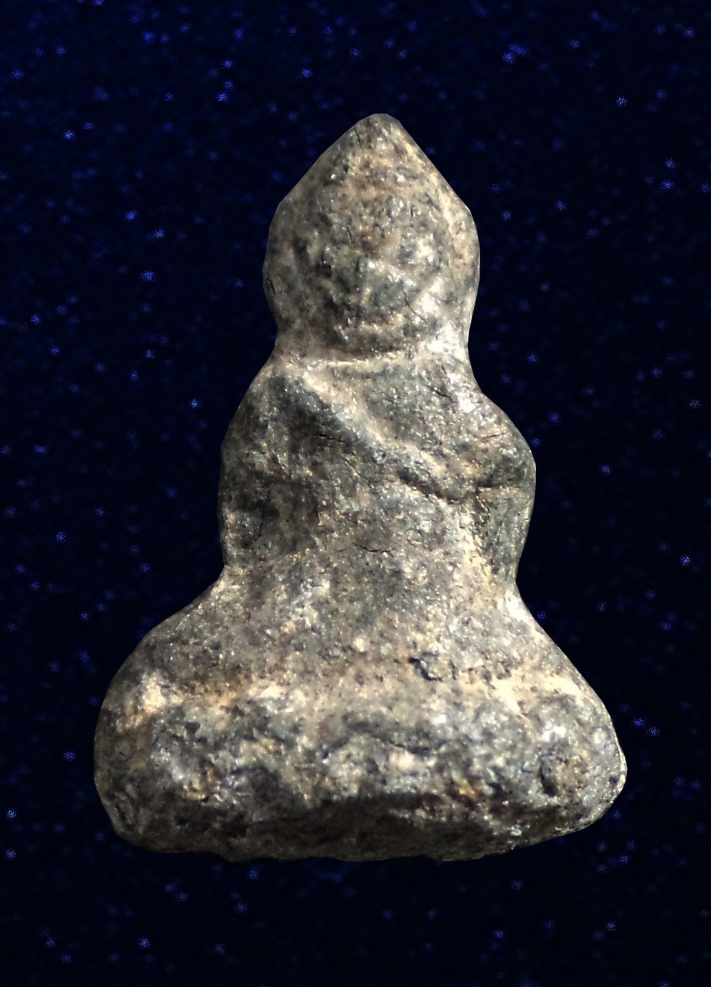 พระร่วงนั่ง เนื้อชินเขียว ไข่แมงดาราดำ