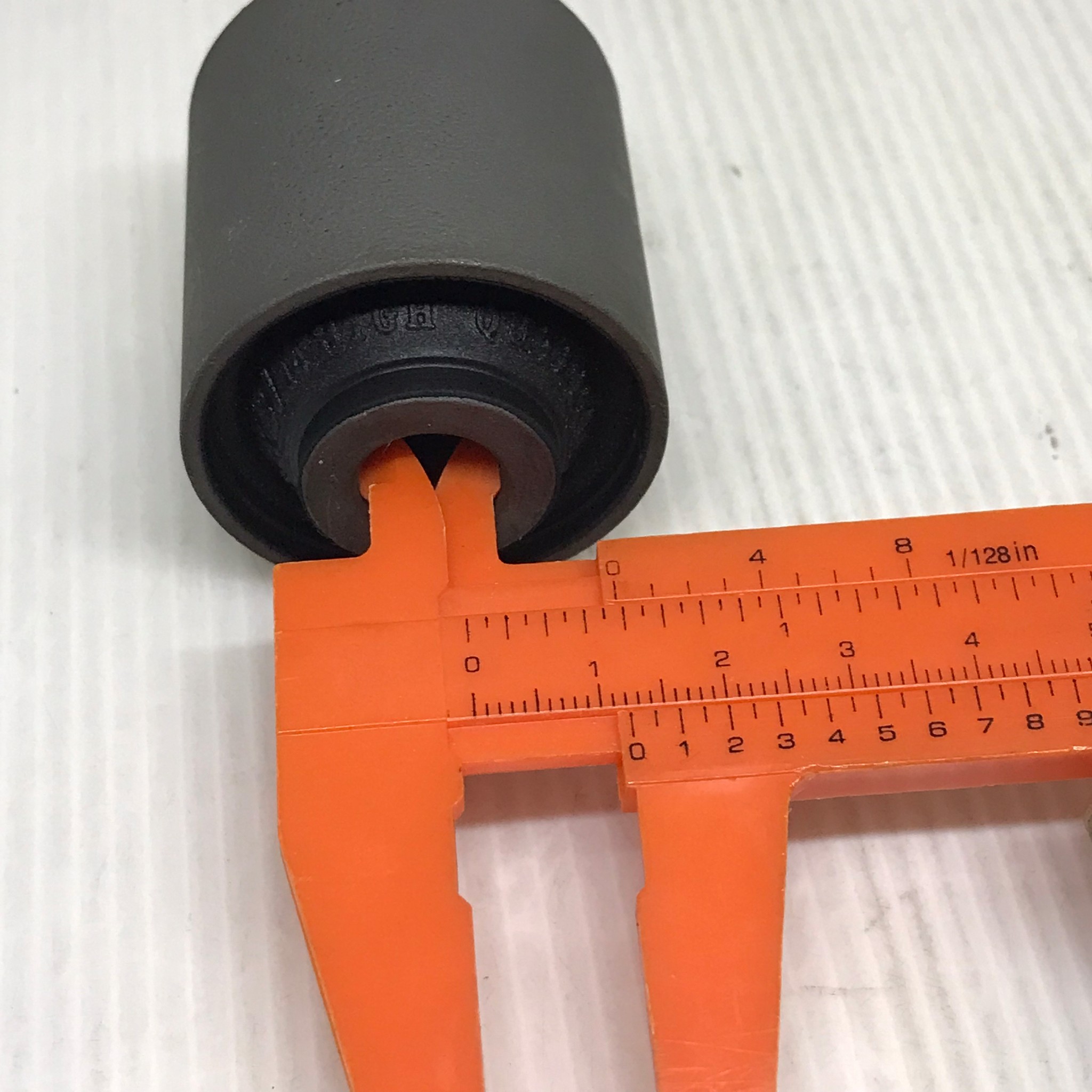 (1ตัว) บู๊ชปีกนก HONDA ACCORD ปี 90-98 (ตาเพชร) ตัวล่าง ตัวใหญ่ ฮอนด้า แอคครอด / LOWER / BIG ARM BUSHING ยี่ห้อ RBI เบอร์ 51810-SM4-004 / 51810-SV4-003 / 51810-SDA-A01 / O24090WB