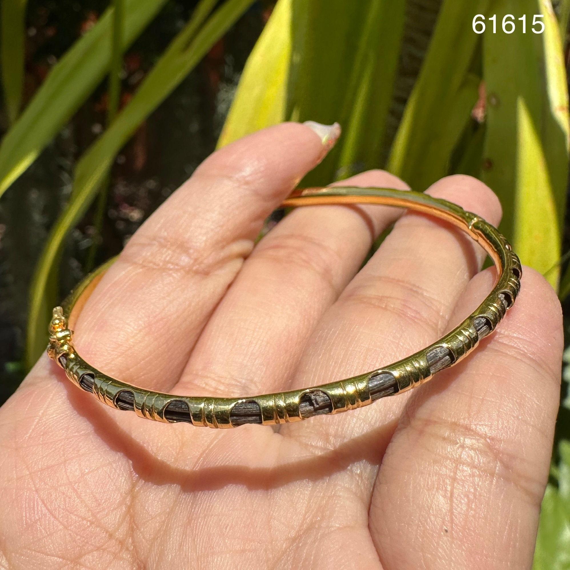 รหัส 61615 กำไล หางช้าง รอบวง ทอง90 เปิดข้าง กว้าง 5.60 ซม. หลุดจำนำ นน. 8.02 g