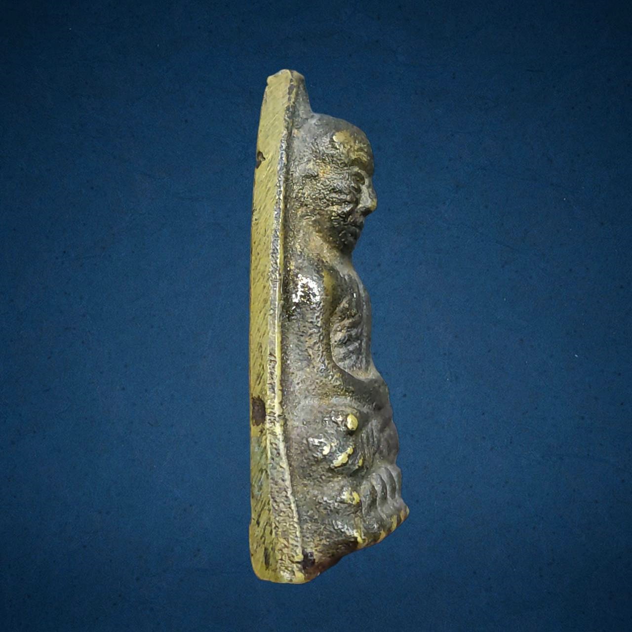 หล่อหลังเตารีด พิมพ์หน้าจีน หลวงปู่ทวด วัดช้างให้ ปัตตานี ปี 2508