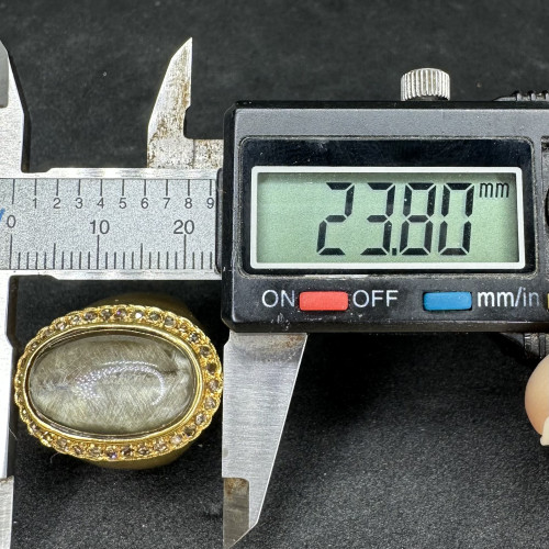 รหัส 55255 แหวน ไหมเงิน ล้อมเพชรซีกลูกโลก ทอง90 งานเก่า นน. 11.70 g