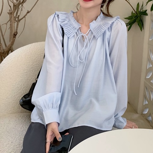 P20702 เสื้อผู้หญิง ผ้าสังเคราะห์เนื้อนิ่ม พริ้ว สีฟ้าแขนยาว คอปกอัดพลีท