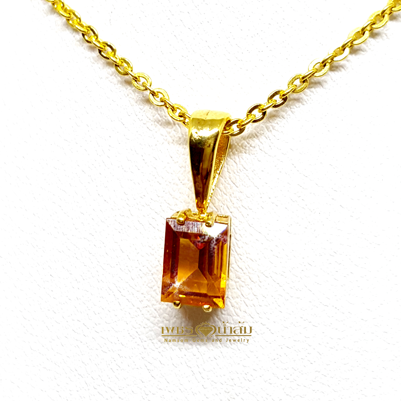 จี้พลอย Yellow Citrine ชิ้นเล็ก เจียรทรงเหลียม เรียบง่าย สวมใส่เพื่มสิริมงคล
