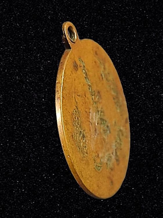 เหรียญรุ่นแรก พระครูธรรมกิจจาภิบาล (หลวงพ่อกลม) วัดดอยท่าเสา อุตรดิตถ์ รุ่นแรก ปี2483