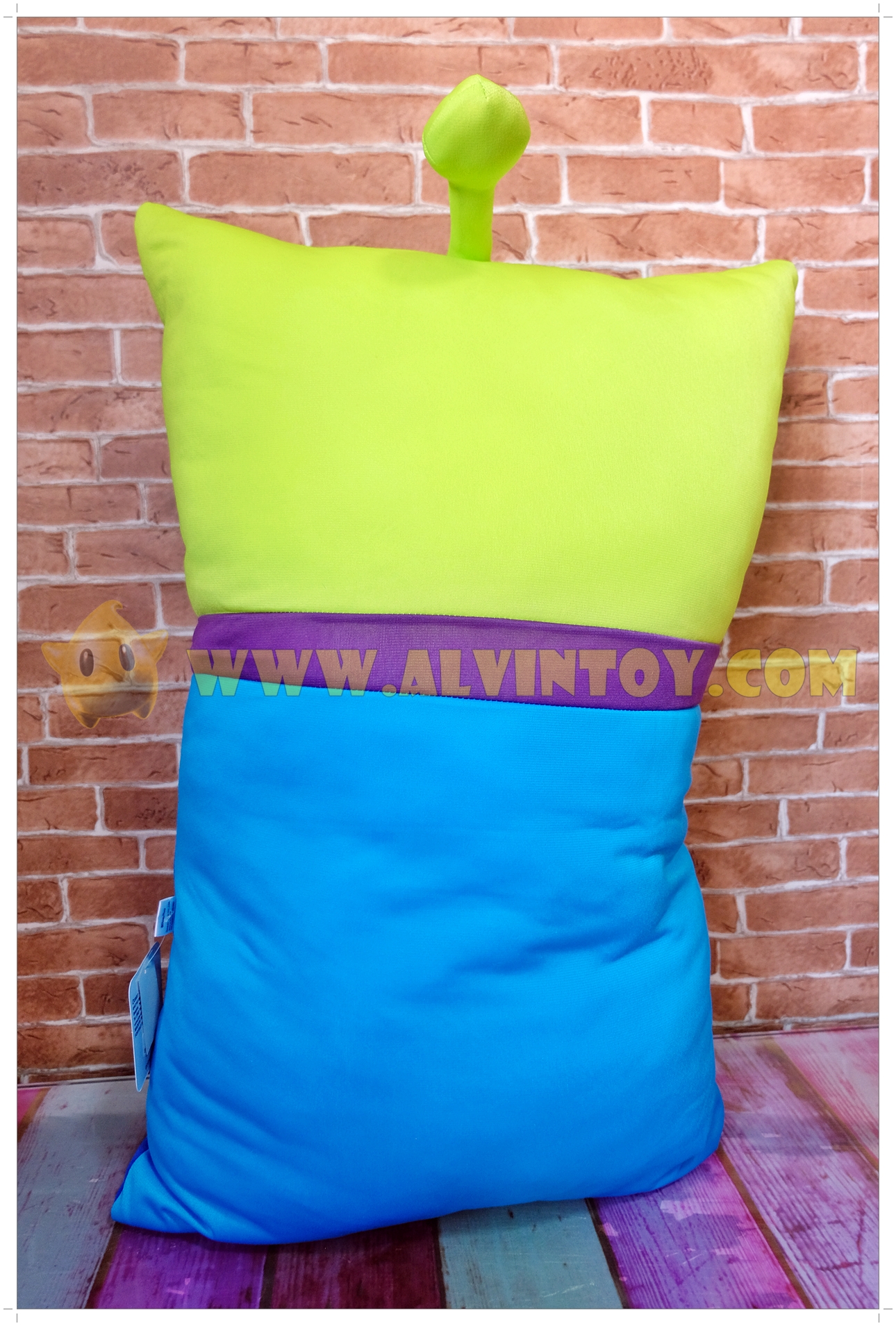 หมอนข้างตุ๊กตา Little Green Men - ของเล่นเอเลี่ยน