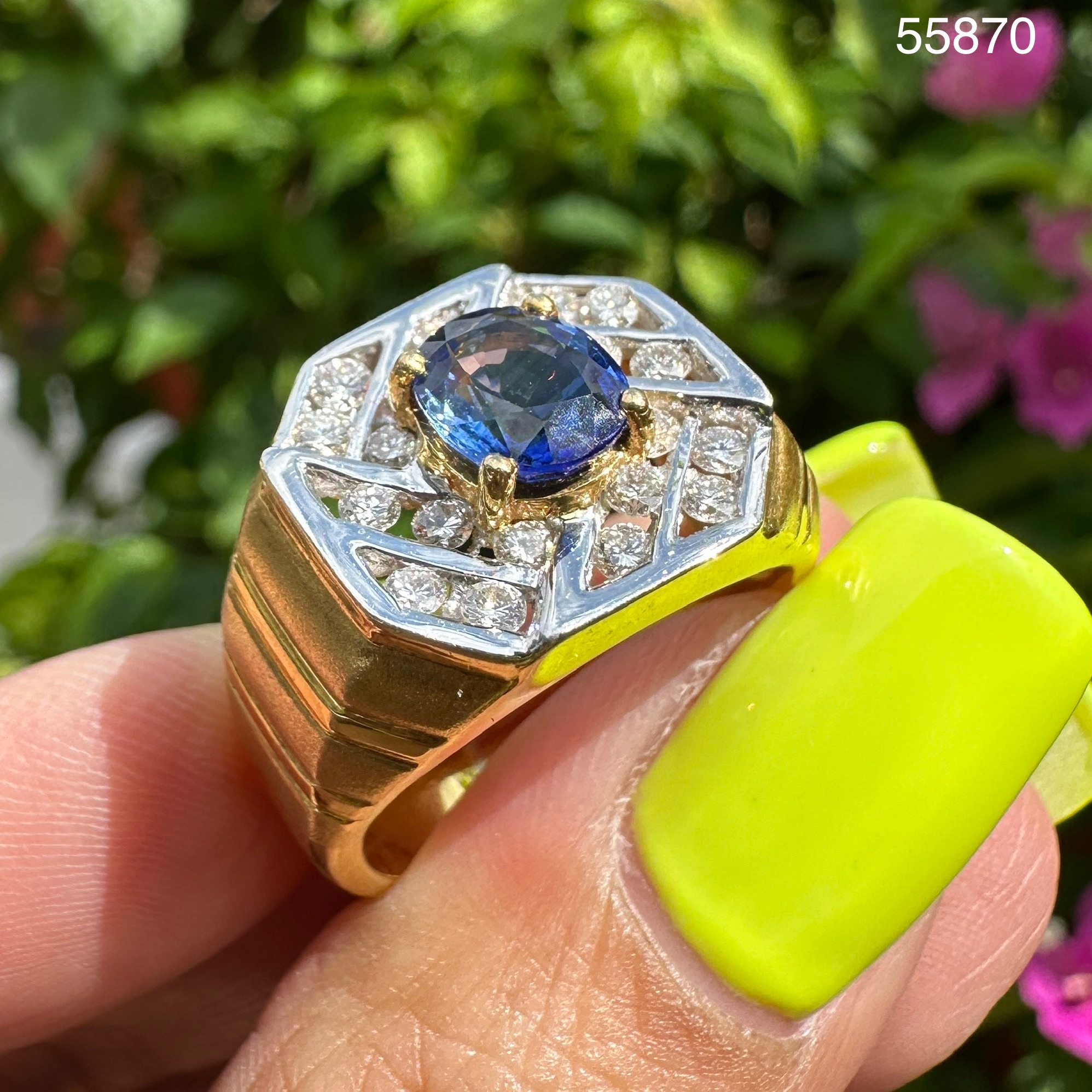 รหัส 55870 แหวน ไพลิน ซีลอน ล้อมเพชร 20 เม็ด 0.60 กะรัต ทอง90 งานสวยมาก นน. 10.78 g