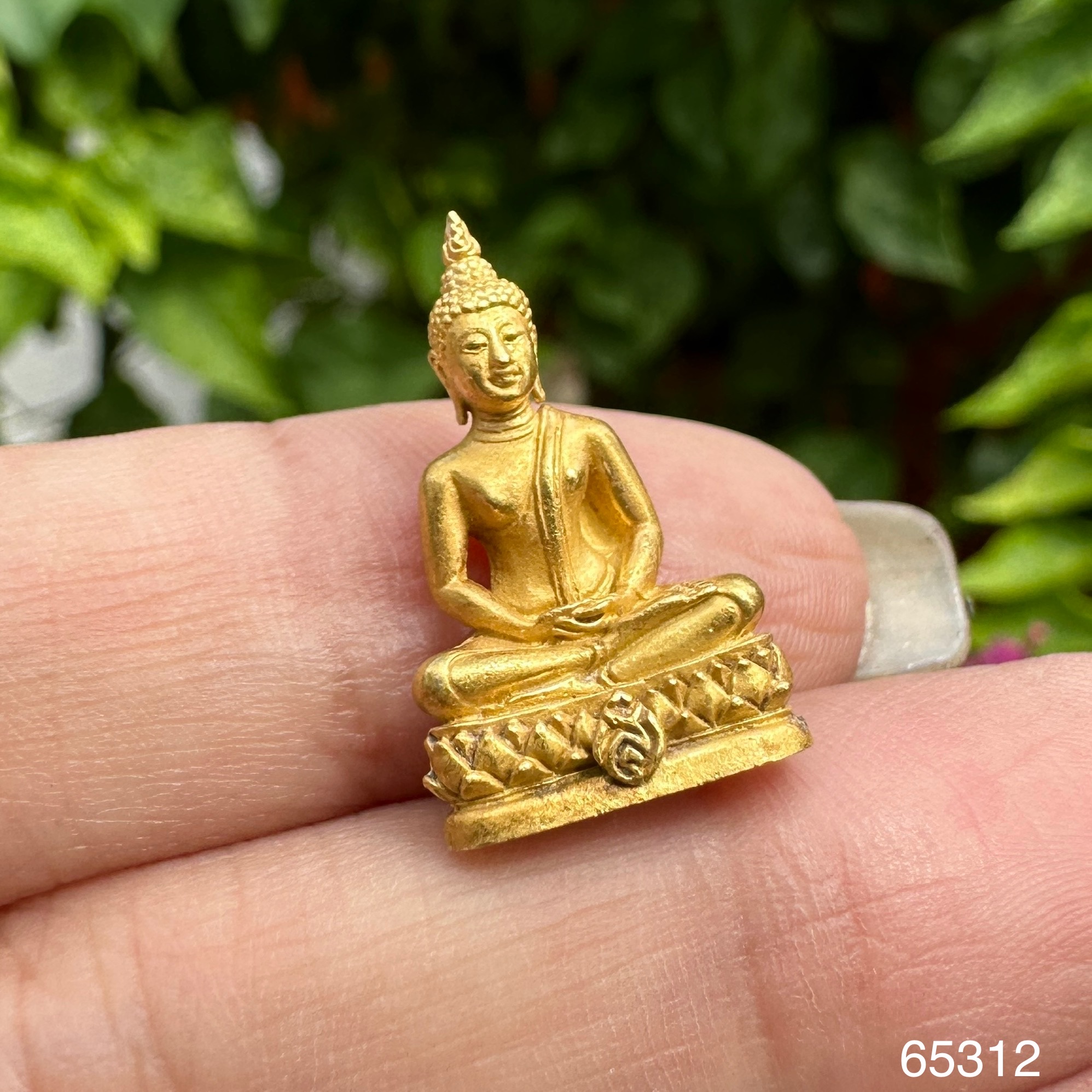 รหัส 65312 พระปางสมาธิ สุโขทัย 90 พรรษา สมเด็จย่า ปี 2533 เนื้อทองคำ83.63% ลอยองค์ นน. 7.20 g
