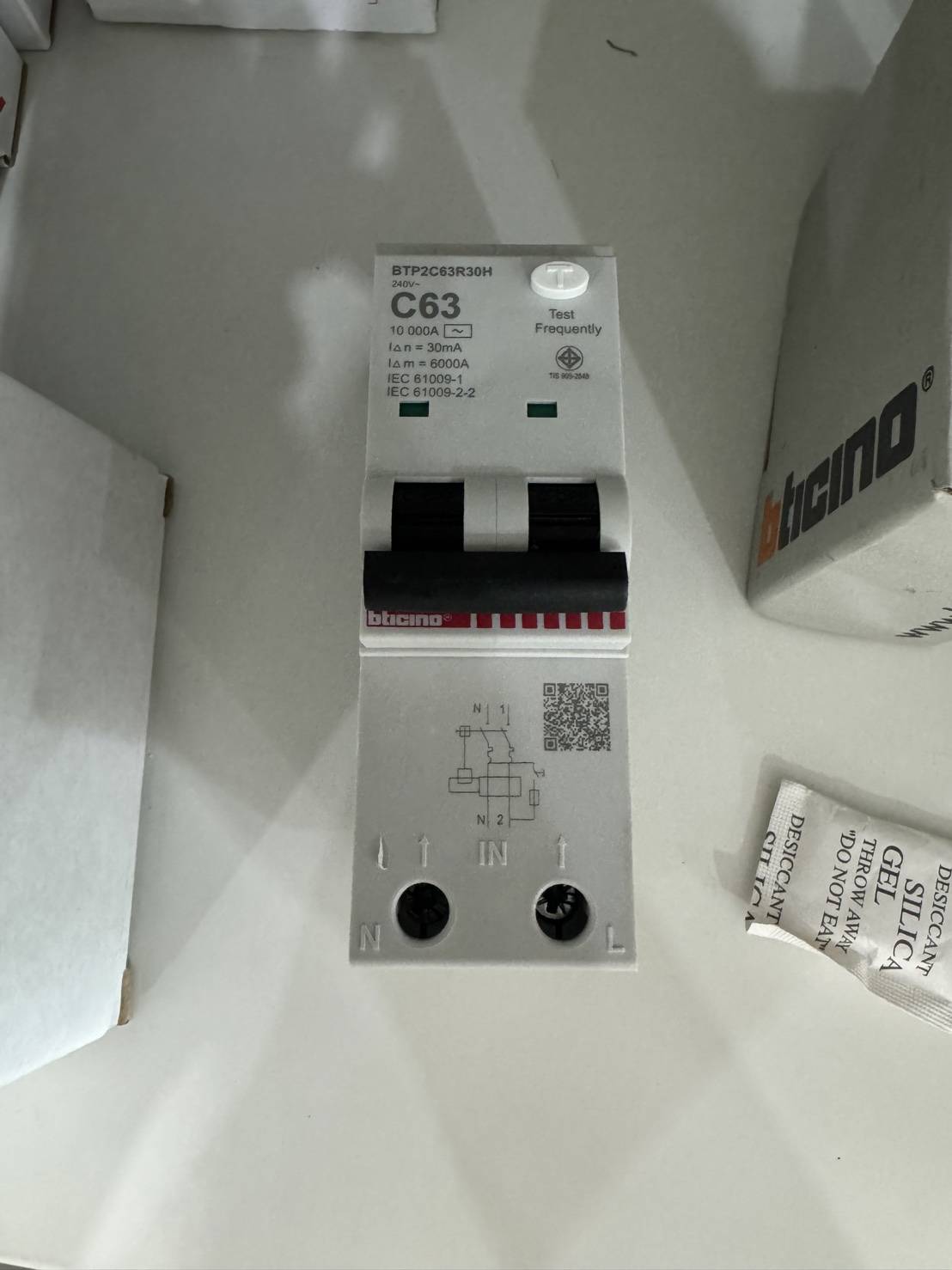 เมนเบรกเกอร์ 2P กันไฟดูด (RCBO) 50-63A "Bt-Plug"