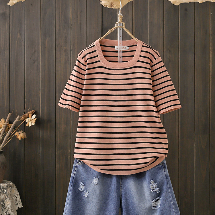 P3568 เสื้อแฟชั่นผ้าไหมพรม ยืดหยุ่นดีมาก สีชมพูกะปิริ้วดำ