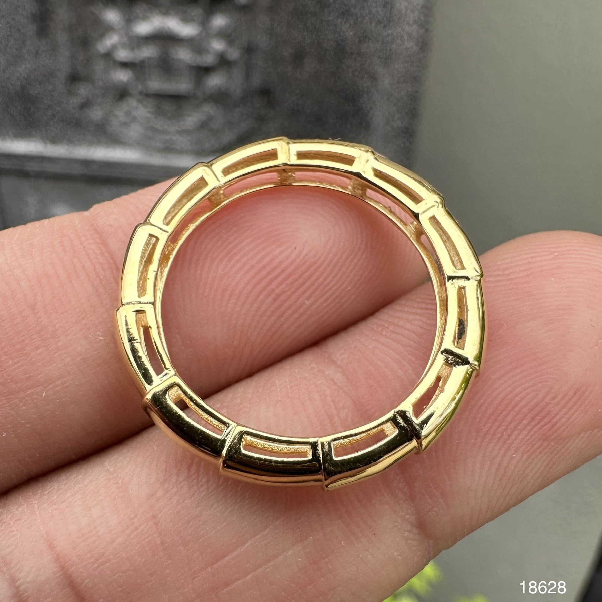 รหัส F-18628 แหวนลายเกล็ดงูรอบวง ทอง 9k yellow gold นน. 2.06 g