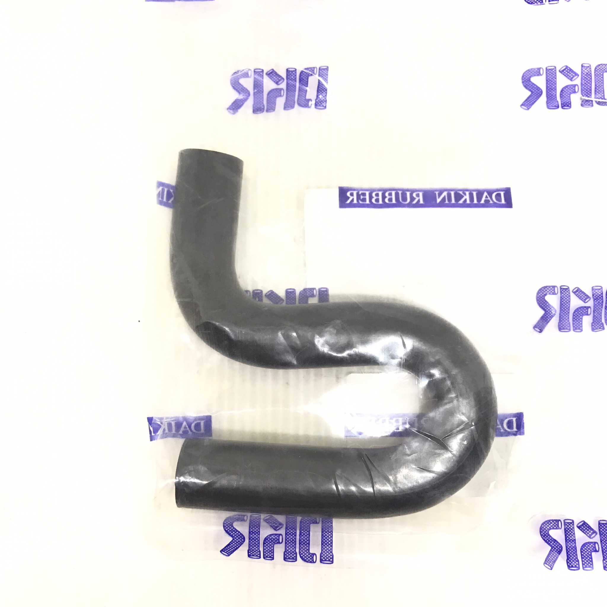 ท่อหายใจ TOYOTA LH112 โตโยต้า ไฮเอท หัวจรวด รูใน 13 mm. เบอร์ W142255 / 12261-54130 ยี่ห้อ DKR