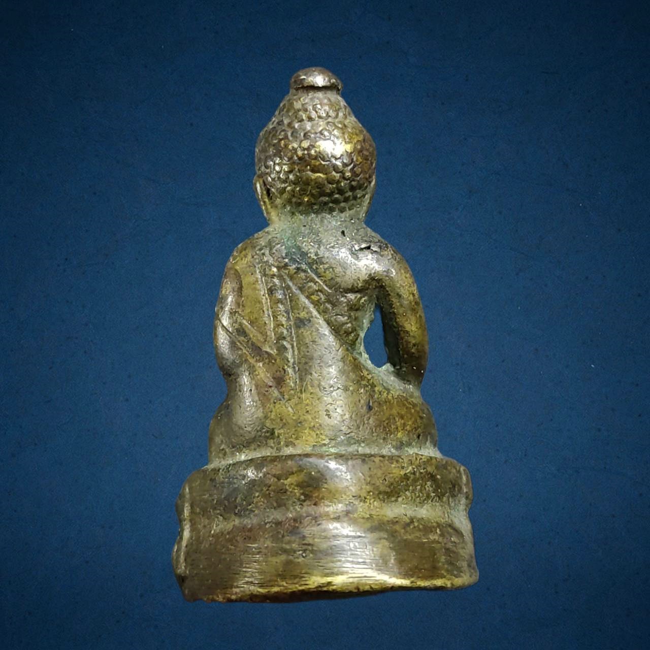 พระกริ่งจีนนอก ตระกูลอุบาเก็ง หนองแส เนื้อทองผสม