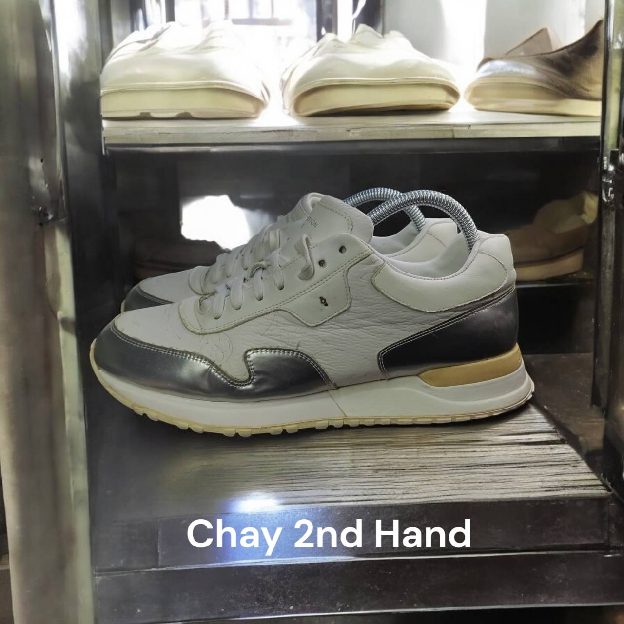 รองเท้ามือสอง SIZE#41 แบรนด์ดัง สภาพสวย ตรงปก SH41A45N301