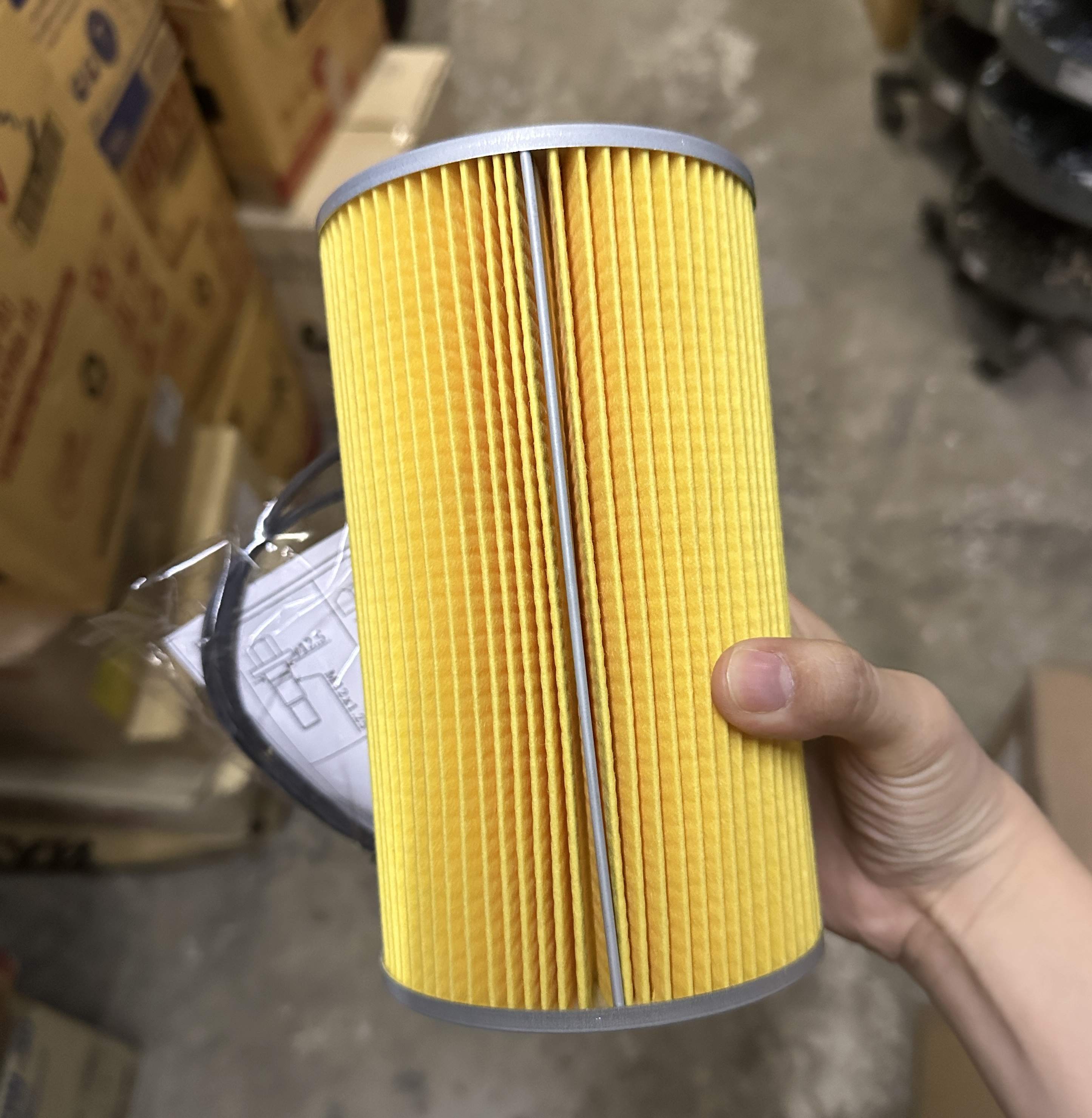 (ลูกเล็ก) กรองเครื่อง ไส้ กรอง น้ำมันเครื่อง ไส้กรองน้ำมันเครื่อง ISUZU FXZ / GXZ ปี 2002 และ 2008 (6SD1/6UZ) 320HP / DECA 360HP Commonrail อีซูซุ เดก้า ยี่ห้อ FULL 1-OIS060 / 1-13240233-T Oil Filter
