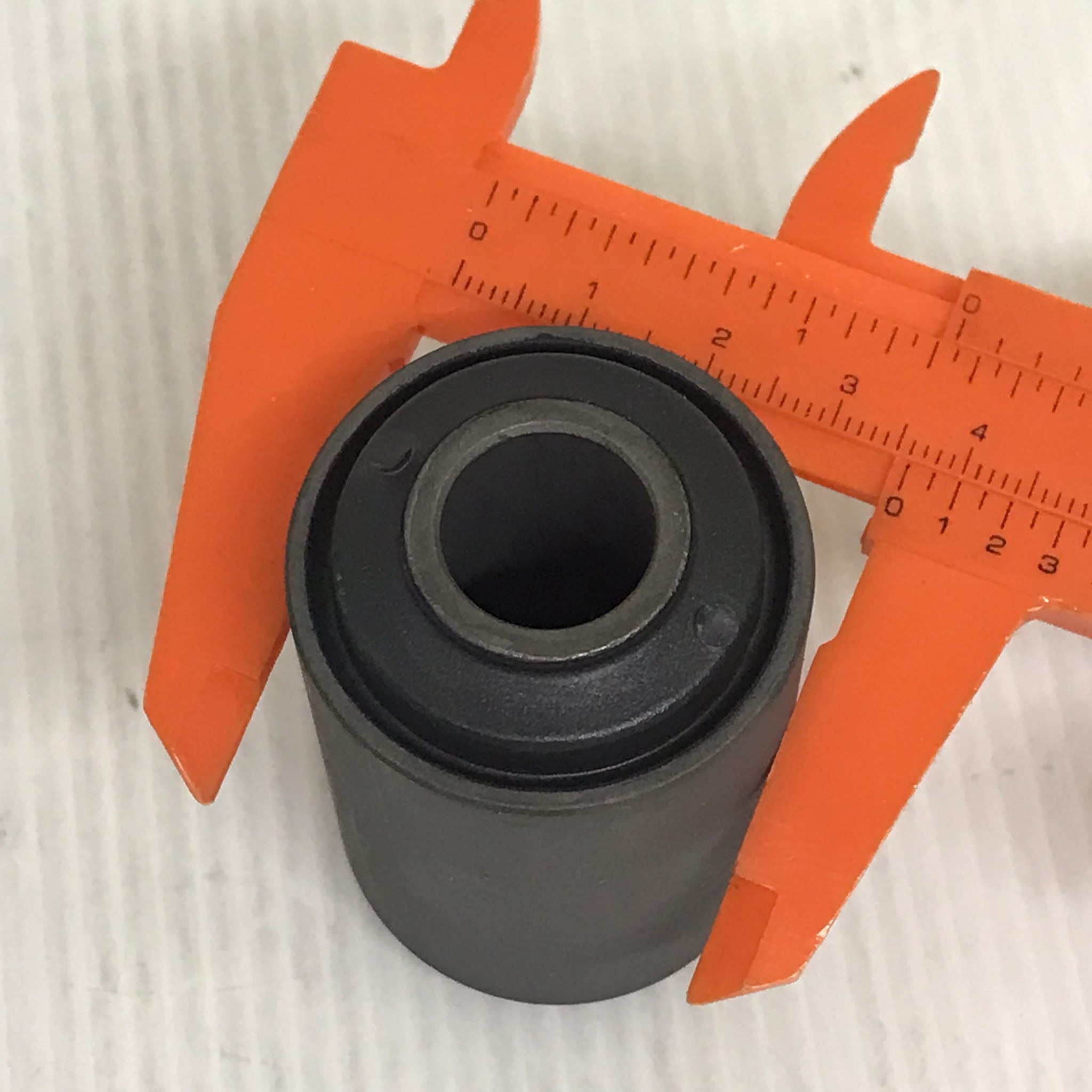 (1ตัว) บู๊ชปีกนก NISSAN ตัวล่าง ตัวเล็ก B14 ตัว ล่าง นิสสัน / LOWER / SMALL ARM BUSHING ยี่ห้อ RBI / เบอร์ 54560-50Y10 / N2431WS