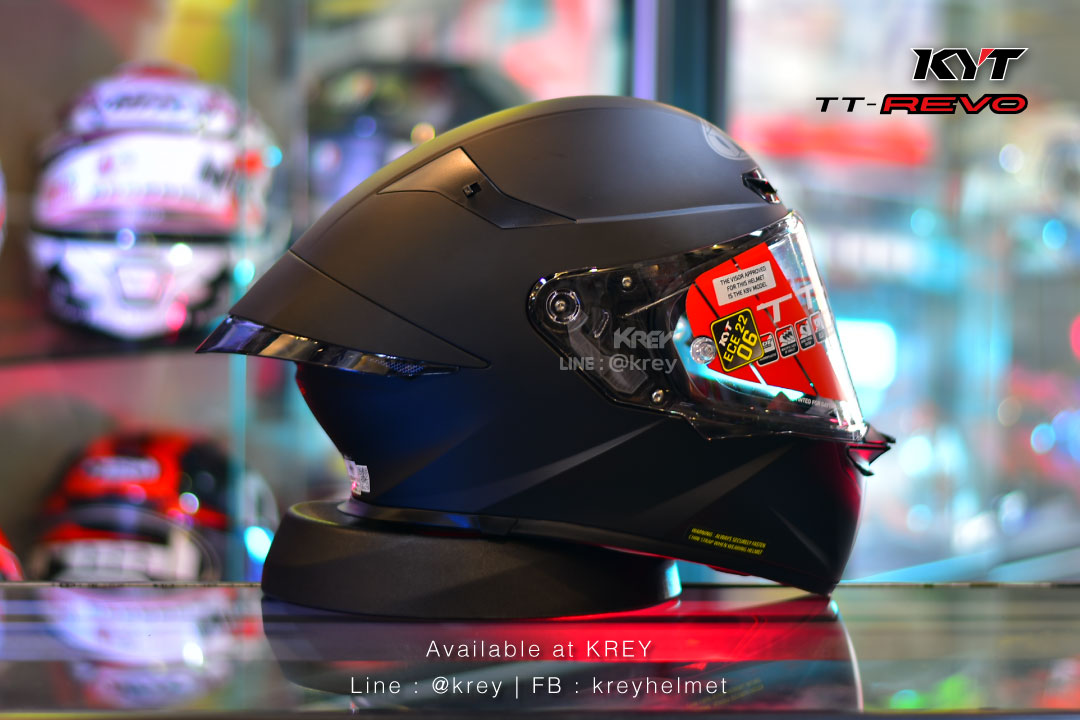 KYT model TT REVO Solids Matte Black