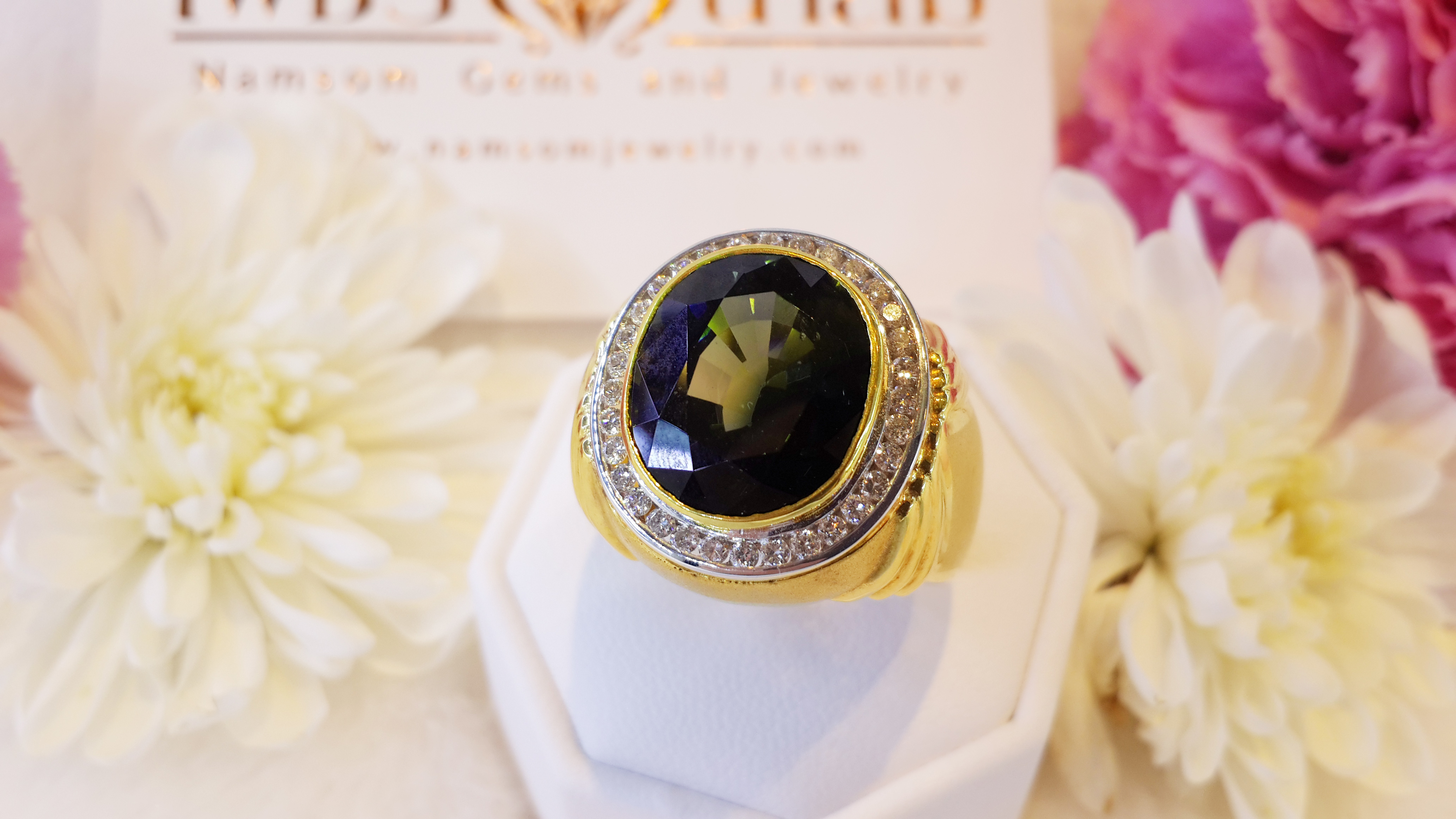 แหวนพลอย Green Tourmaline ล้อมเพชร ดังต้องมนตร์