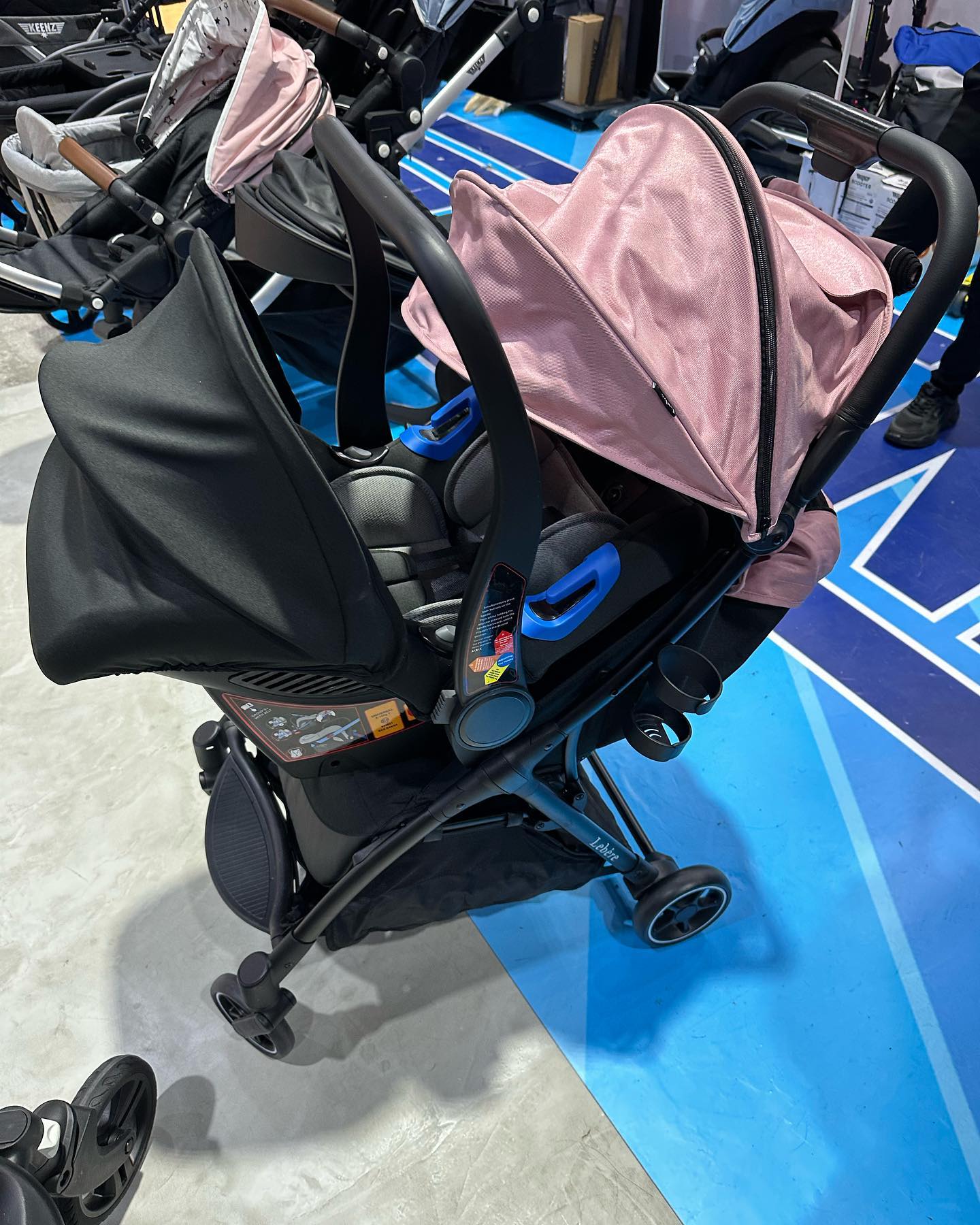 Welldon Adapter (Keenz Lebere) สำหรับติดตั้งคาร์ซีทแบบกระเช้าจำนวน 1 คู่