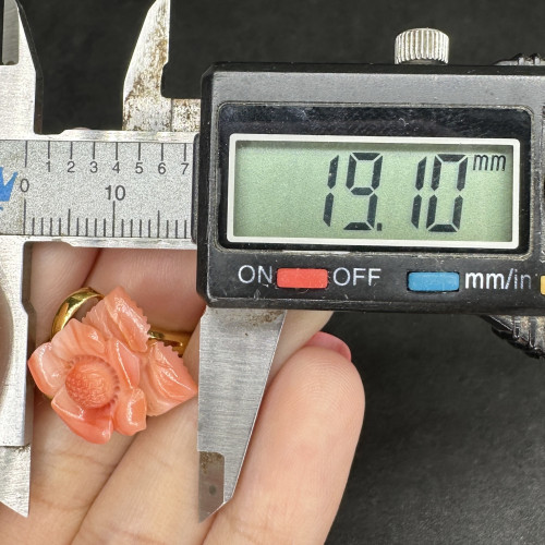 รหัส 62259 แหวน ปะการัง แกะลายดอกไม้ ทอง90 งานเก่า งานสวย น่าสะสม นน. 5.00 g