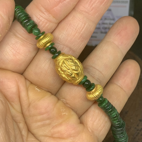 รหัส 63976 สร้อยข้อมือ หยก พม่า คั่นเม็ดทอง งานครั่ง สายทอง18K ข้อมือ 18.50 ซม. ใส่ได้ พร้อม Cert. นน. 18.75 g
