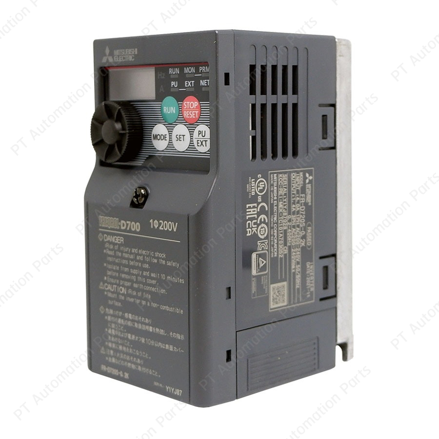 Mitsubishi FR-D720S-0.2K Inverter 0.2KW 200W 1/4HP Input 1-Phase 200-240VAC Output 3-Phase 200-240VAC 0.2-400Hz D700 Series อินเวอร์เตอร์ มิตซูบิชิ เครื่องควบคุมความเร็วรอบมอเตอร์ 200Watts