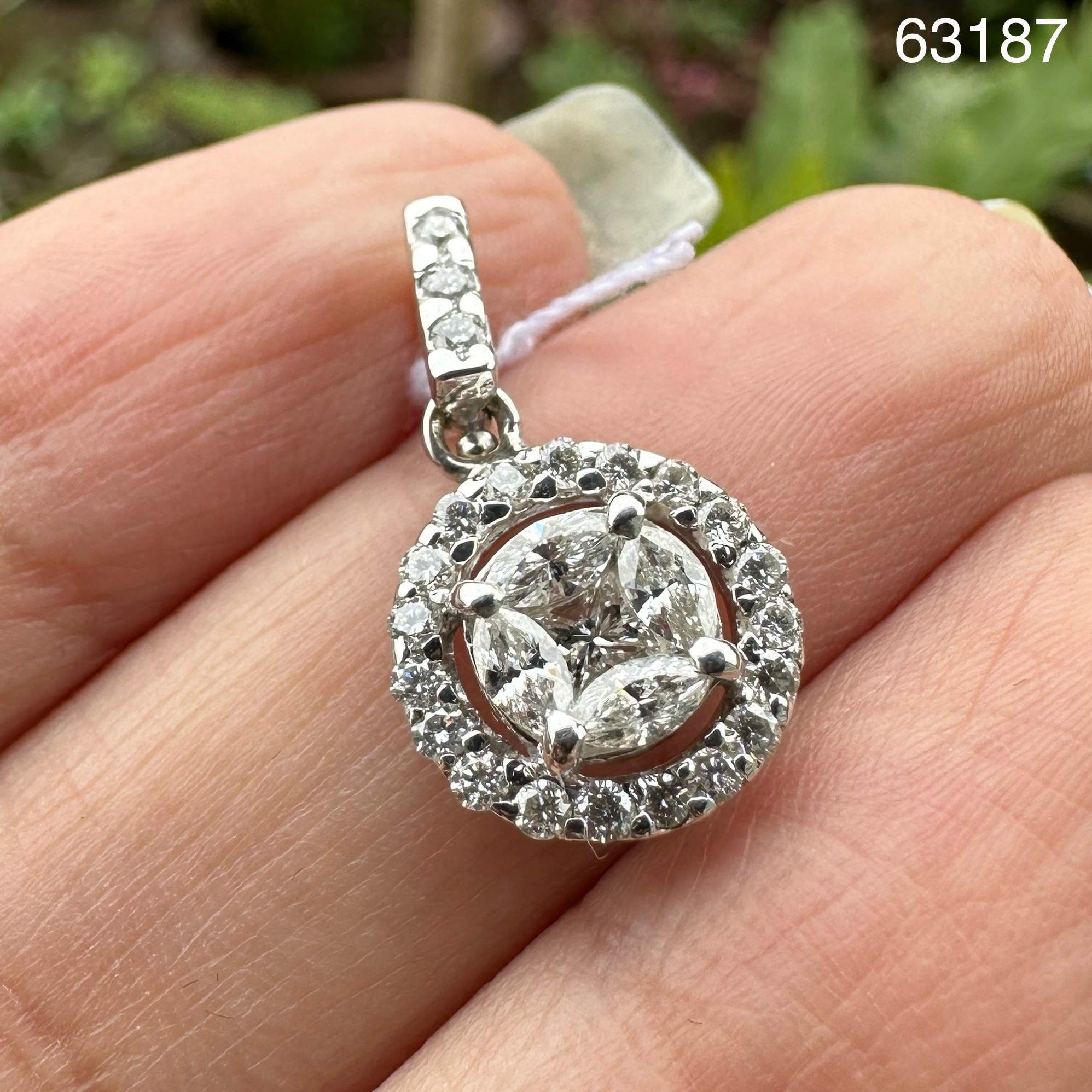 รหัส 63187 จี้ เพชรประกบ ฝังเพชร 59 เม็ด 0.78 กะรัต ทอง18K งานสวยมาก นน. 1.94 g