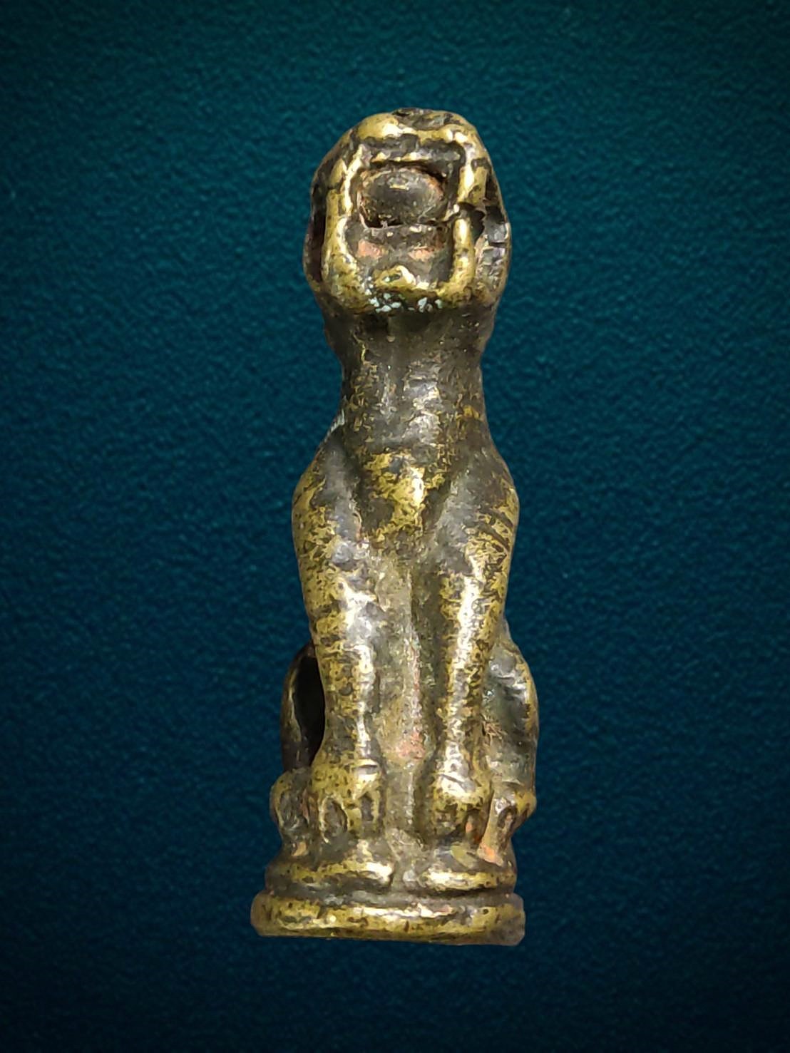 รูปหล่อเสือใหญ่ หลวงปู่ชอบ วัดเขารังเสือ ราชบุรี