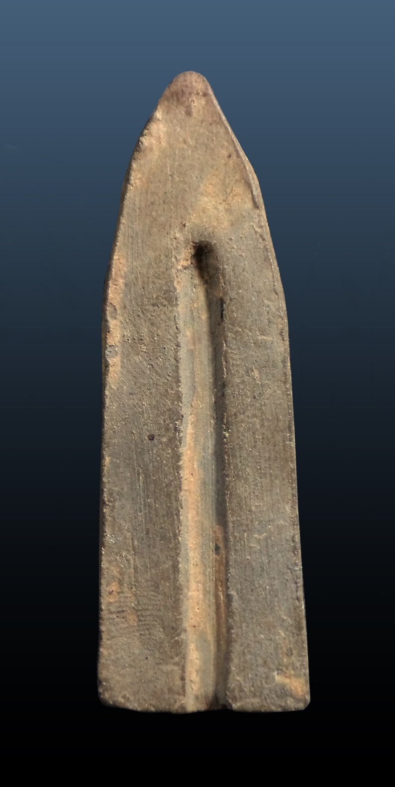 พระร่วงยืน หลังราง เนื้อดิน