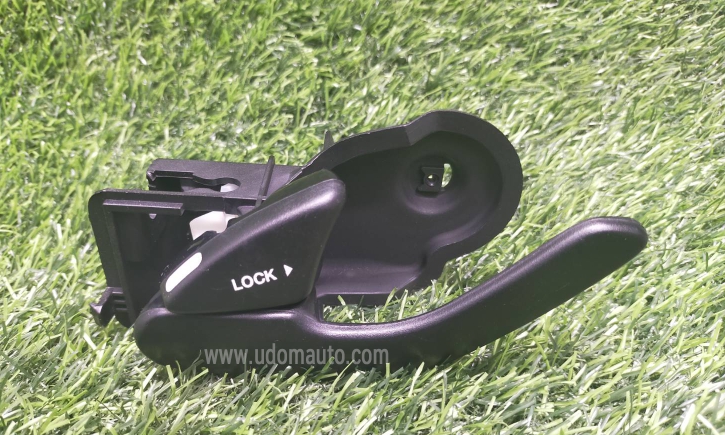 มือเปิดประตูรถด้านใน ESCAPE, TRIBUTE '02-06 (สีดำ)