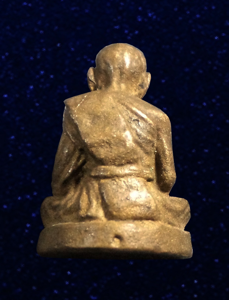 รูปหล่อลอยองค์ หลวงปู่ทิม วัดละหารไร่ ระยอง