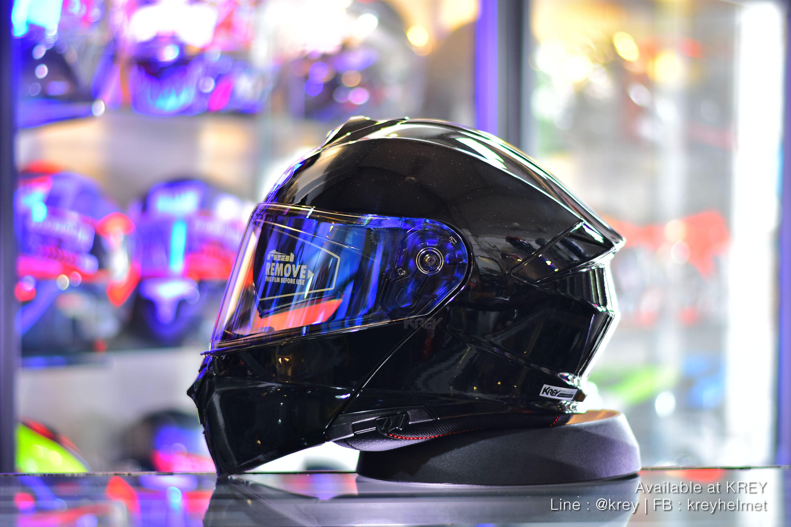 Real model Atlas Black Glossy