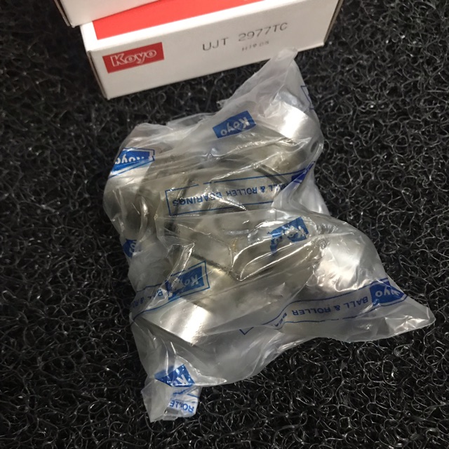 ยอยเพลากลาง ลูกปืนเพลากลาง TOYOTA LH112,VIGO,Commuter โตโยต้า 4WD ยี่ห้อ KOYO / UJT-2977