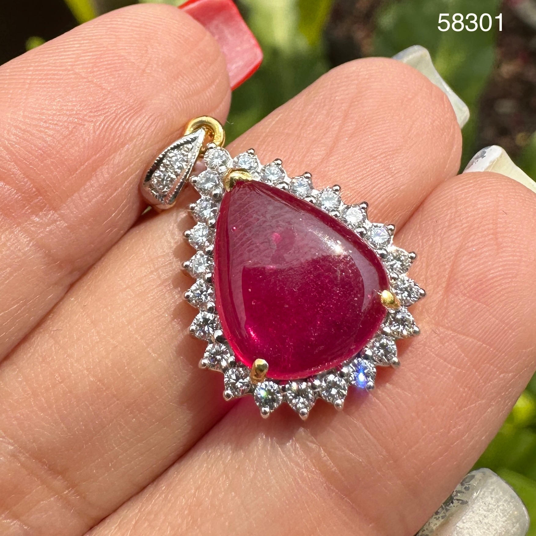 รหัส 58301 จี้ ทับทิม ทรงหยดน้ำ ล้อมเพชร 25 เม็ด 0.50 กะรัต ทอง90 งานสวยมาก นน. 4.10 g