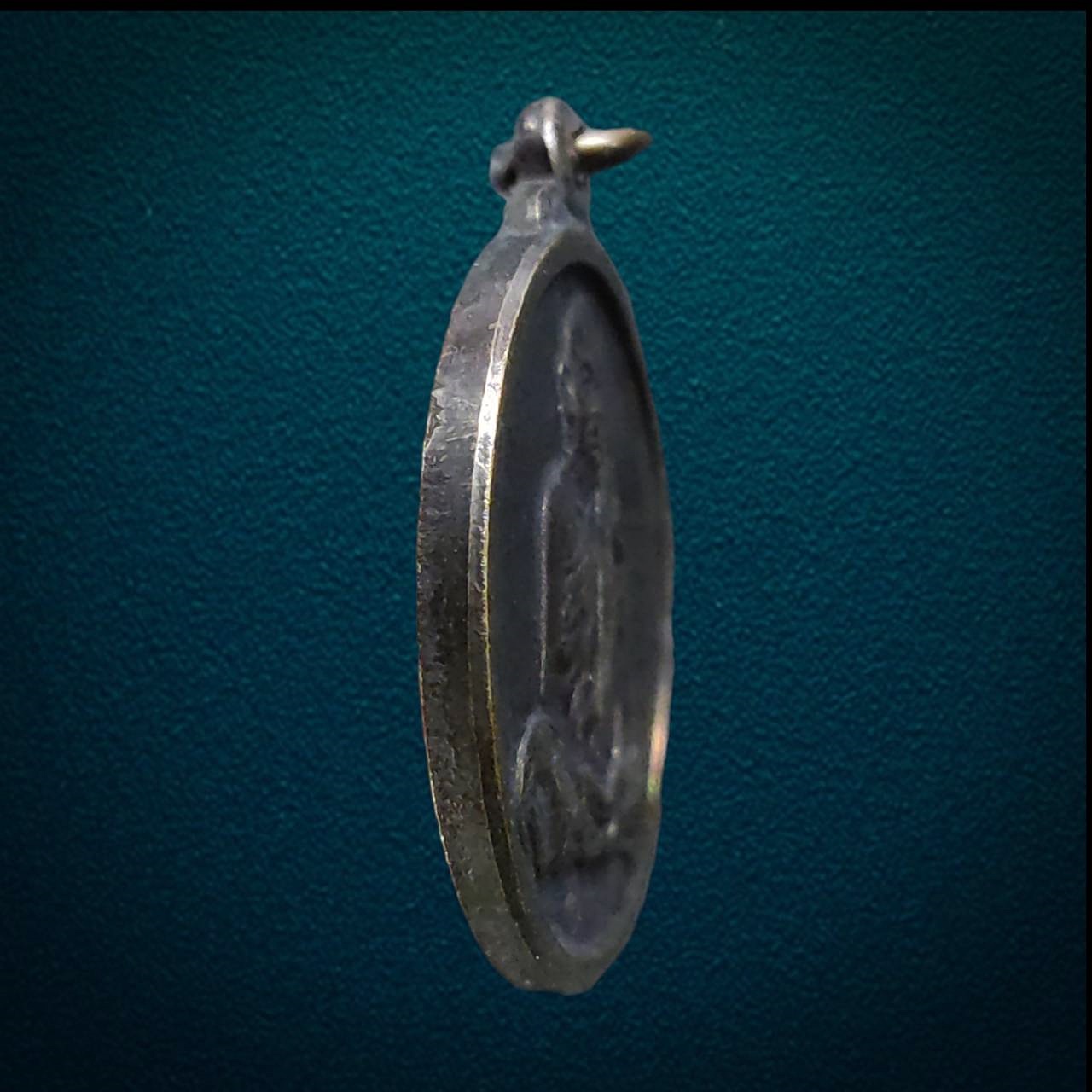 เหรียญ กูนั่ง ฮ มาปลอดภัยดี มีลาภ หลวงพ่อคูณ วัดบ้านไร่ จ.นครราชสีมา ปี2537 ตอกโค๊ต