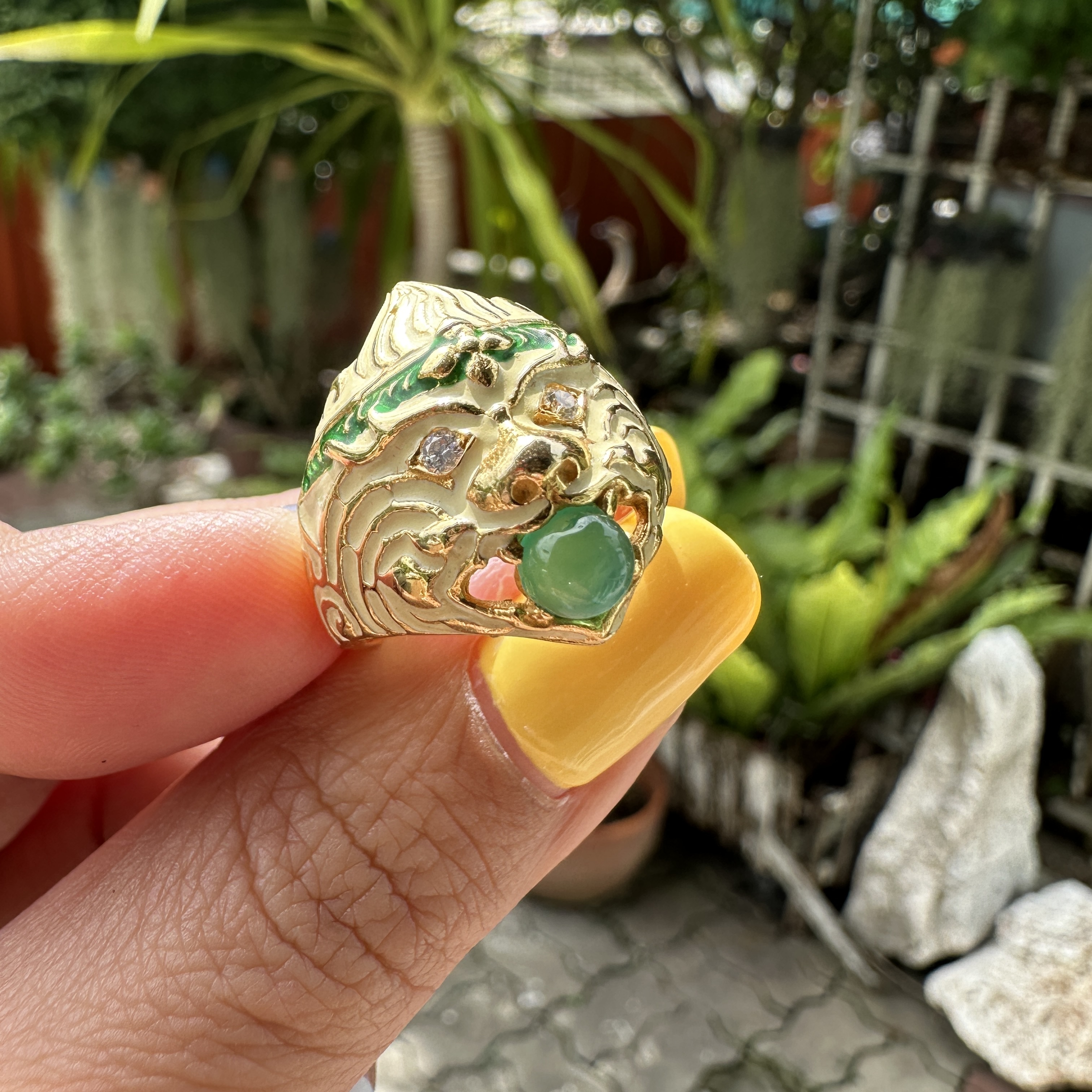 รหัส 62304 แหวน หนุมาน คาบแก้ว ทองลงยา ตาฝังเพชร 2 เม็ด 0.04 กะรัต ทอง18k งานสวย น่าสะสม นน. 8.91 g
