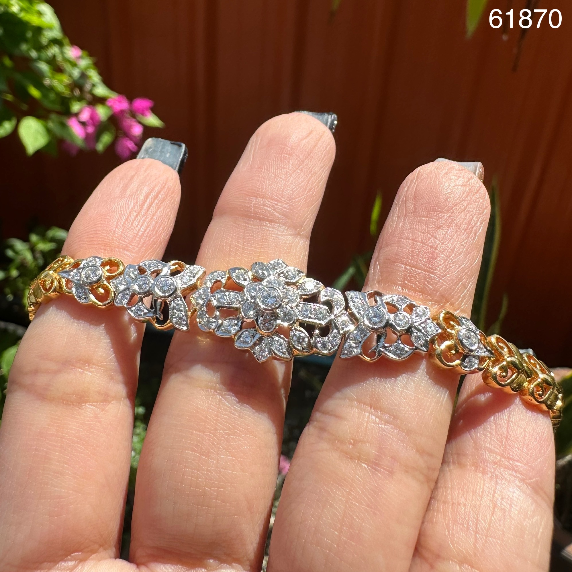 รหัส 61870 สร้อยข้อมือ เพชร ครึ่งหน้า เพชร 71 เม็ด 1.32 กะรัต ทอง90 งานสวยมาก นน. 20.92 g