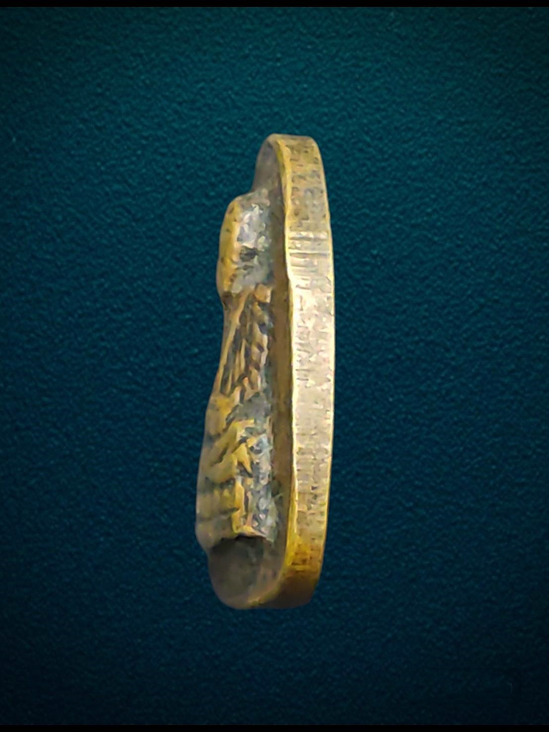 เหรียญหลวงปู่ทวดพิมพ์เล็บมือ หลังนางกวัก ร้านทองสร้างถวาย ปี2508